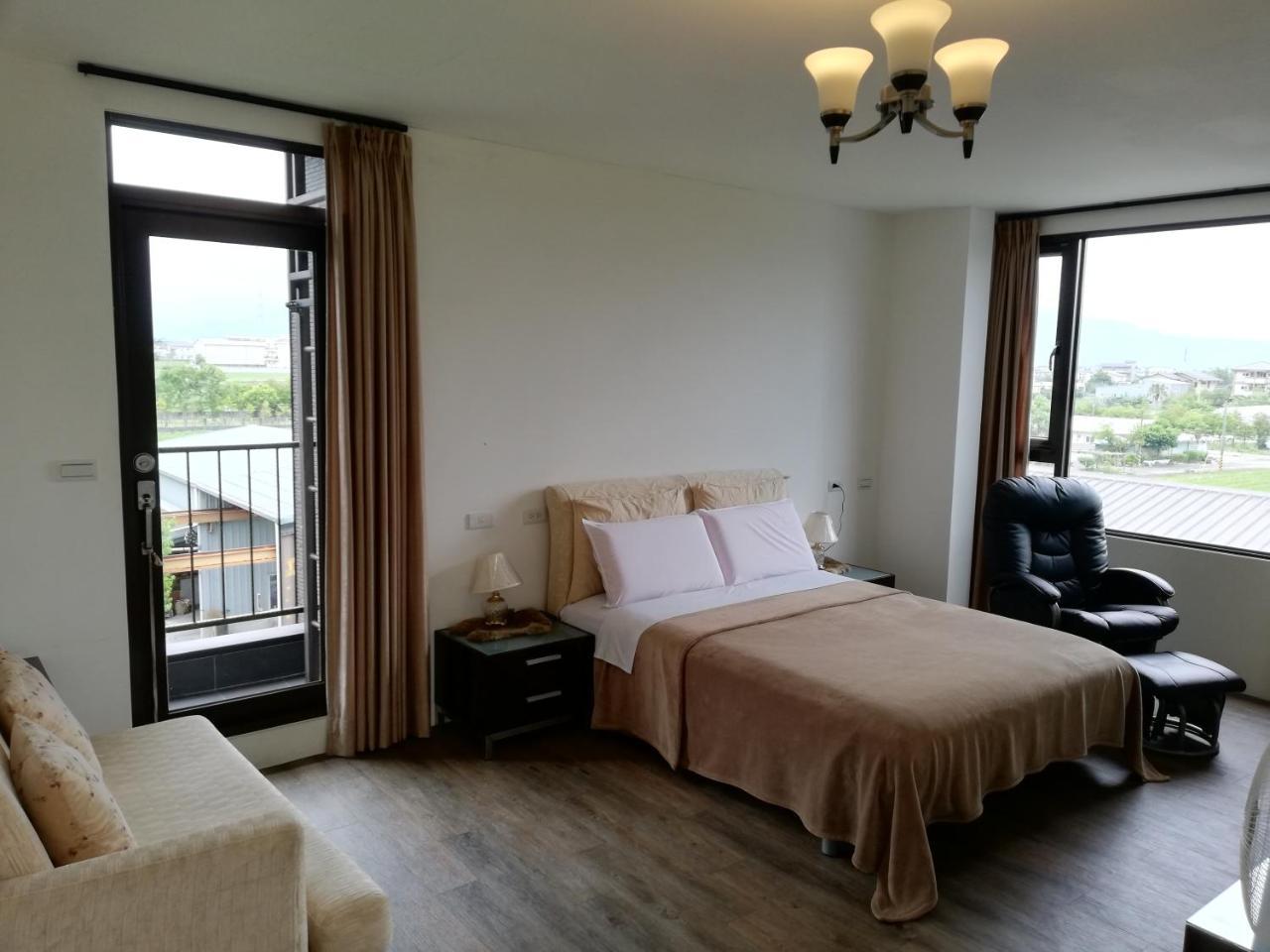 סאנשינג Tata House B&B חדר תמונה