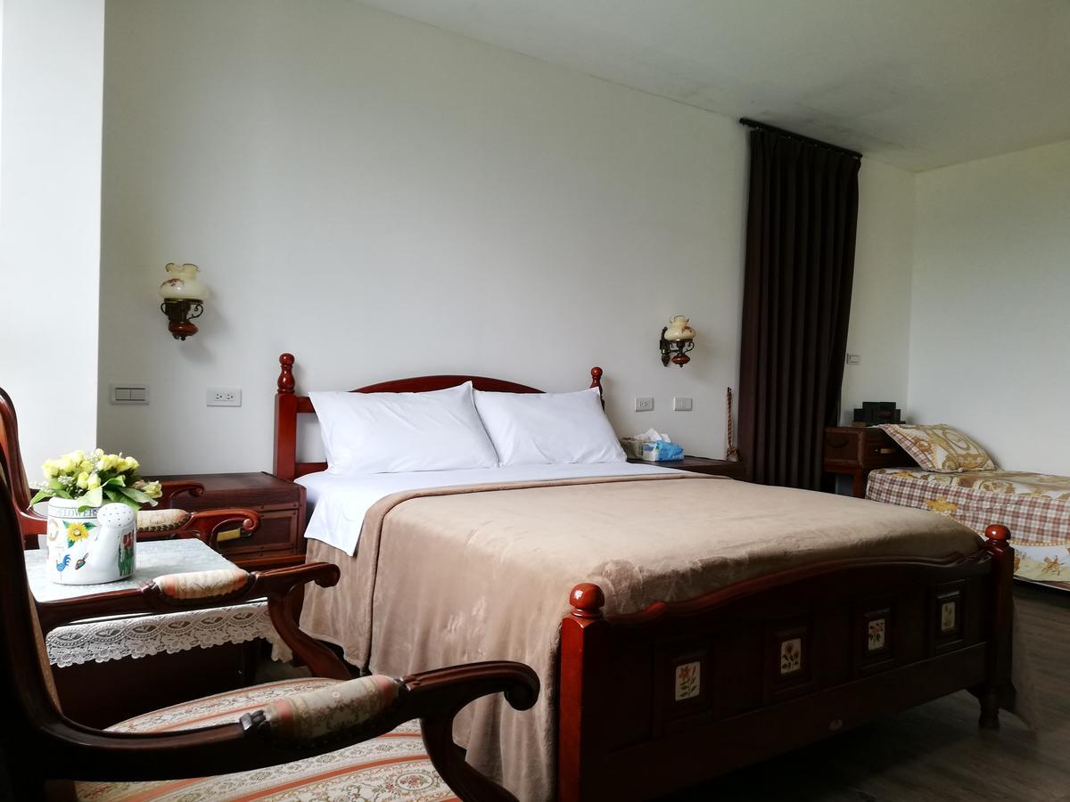 סאנשינג Tata House B&B חדר תמונה