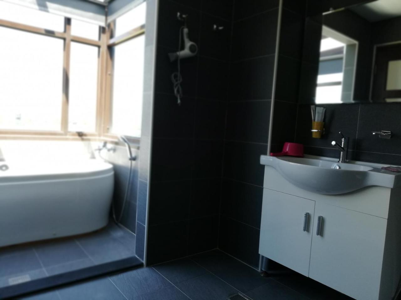 סאנשינג Tata House B&B מראה חיצוני תמונה