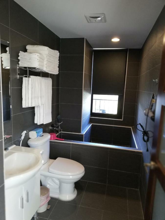 סאנשינג Tata House B&B מראה חיצוני תמונה