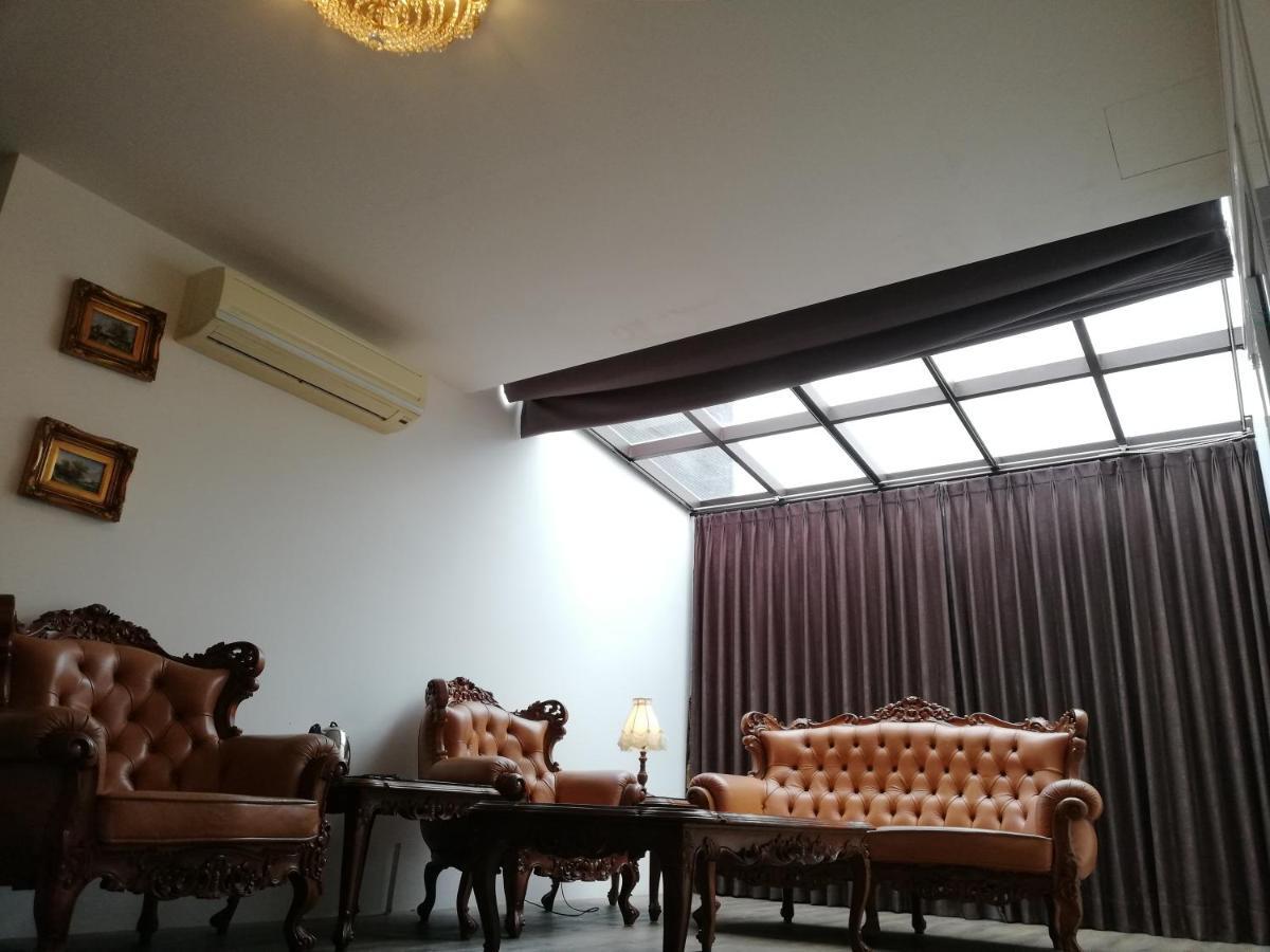 סאנשינג Tata House B&B חדר תמונה